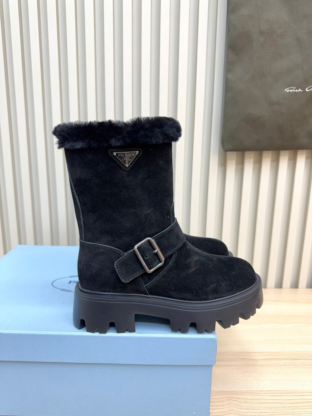 PRADA 25S MARTIN BOOTS IN RK NAVY BLUE SUEDE FUR-LINED