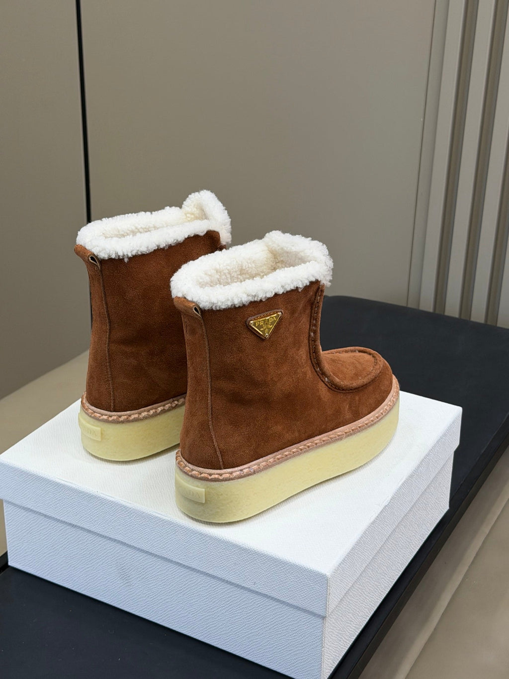 PRADA 25S PLATFORM ANKLE BOOTS 40 MM IN RK BROWN SUEDE SHEARLING-LINED