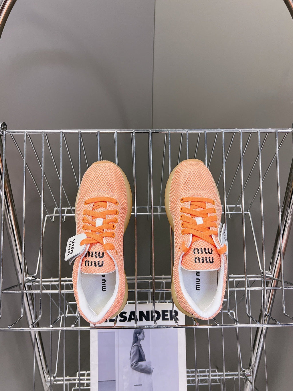 BASIC SNEAKERS IN LIGHT ORANGE MESH